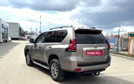 Toyota Land Cruiser Prado 150 рестайлинг 2, 2018 год, 5 250 000 рублей, 8 фотография