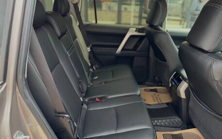 Toyota Land Cruiser Prado 150 рестайлинг 2, 2018 год, 5 250 000 рублей, 14 фотография