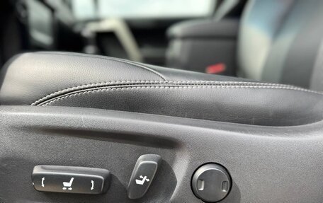 Toyota Land Cruiser Prado 150 рестайлинг 2, 2018 год, 5 250 000 рублей, 13 фотография