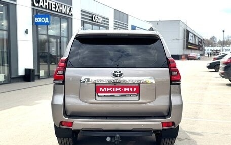 Toyota Land Cruiser Prado 150 рестайлинг 2, 2018 год, 5 250 000 рублей, 9 фотография