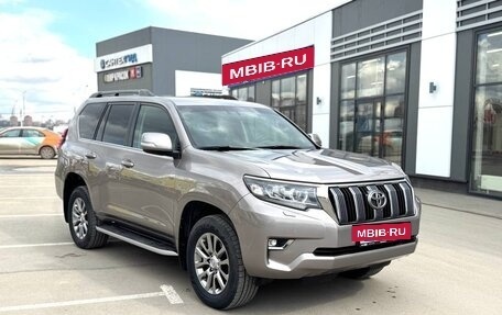 Toyota Land Cruiser Prado 150 рестайлинг 2, 2018 год, 5 250 000 рублей, 2 фотография