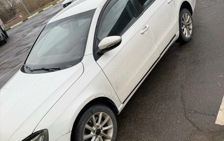 Volkswagen Passat B7, 2012 год, 750 000 рублей, 2 фотография