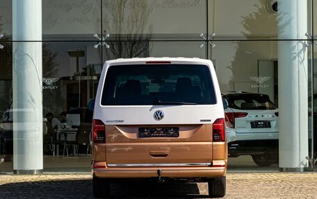 Volkswagen Multivan T6 рестайлинг, 2019 год, 5 395 000 рублей, 5 фотография