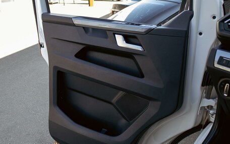 Volkswagen Multivan T6 рестайлинг, 2019 год, 5 395 000 рублей, 12 фотография