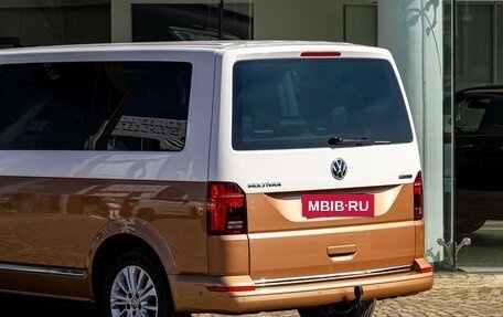Volkswagen Multivan T6 рестайлинг, 2019 год, 5 395 000 рублей, 10 фотография