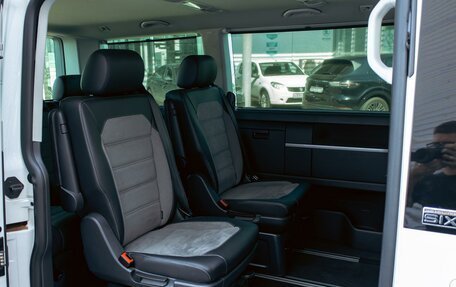 Volkswagen Multivan T6 рестайлинг, 2019 год, 5 395 000 рублей, 17 фотография