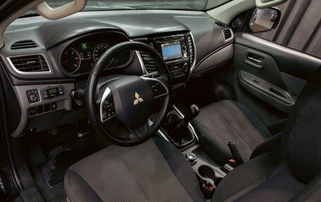 Mitsubishi L200 IV рестайлинг, 2015 год, 1 795 000 рублей, 13 фотография