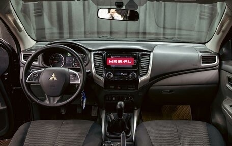 Mitsubishi L200 IV рестайлинг, 2015 год, 1 795 000 рублей, 15 фотография