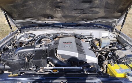 Toyota Land Cruiser 100 рестайлинг 2, 2003 год, 2 000 020 рублей, 3 фотография