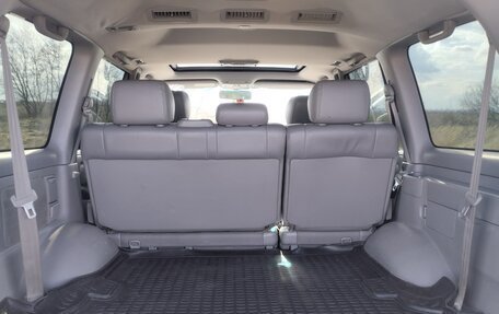 Toyota Land Cruiser 100 рестайлинг 2, 2003 год, 2 000 020 рублей, 4 фотография