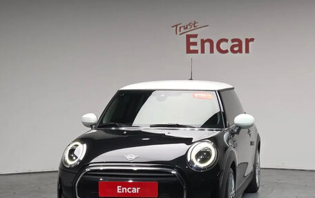 MINI Hatch, 2022 год, 1 970 000 рублей, 3 фотография