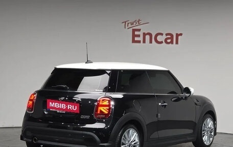 MINI Hatch, 2022 год, 1 970 000 рублей, 2 фотография