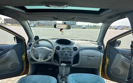 Toyota Yaris I рестайлинг, 2000 год, 340 000 рублей, 14 фотография