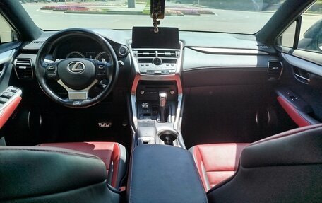 Lexus NX I, 2019 год, 3 900 000 рублей, 9 фотография