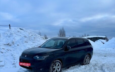 Mitsubishi Outlander III рестайлинг 3, 2014 год, 1 450 000 рублей, 5 фотография