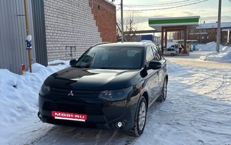 Mitsubishi Outlander III рестайлинг 3, 2014 год, 1 450 000 рублей, 6 фотография