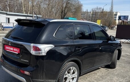 Mitsubishi Outlander III рестайлинг 3, 2014 год, 1 450 000 рублей, 7 фотография