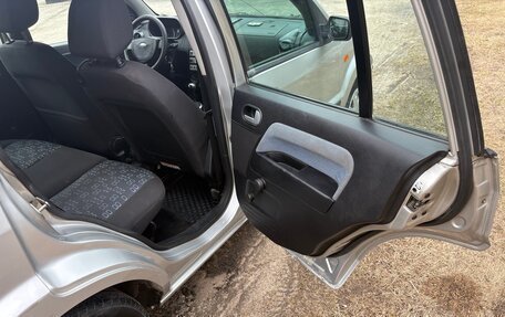 Ford Fusion I, 2005 год, 290 000 рублей, 19 фотография