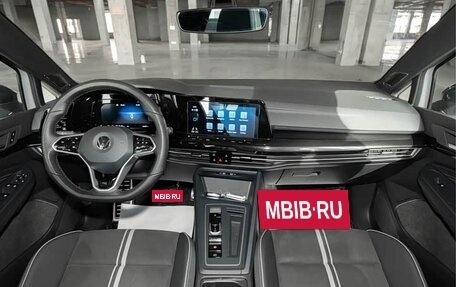 Volkswagen Golf VIII, 2022 год, 2 090 000 рублей, 9 фотография