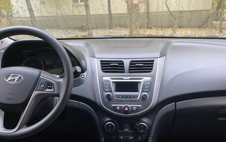 Hyundai Solaris II рестайлинг, 2015 год, 998 000 рублей, 6 фотография