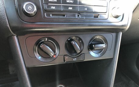 Volkswagen Polo VI (EU Market), 2011 год, 895 000 рублей, 15 фотография