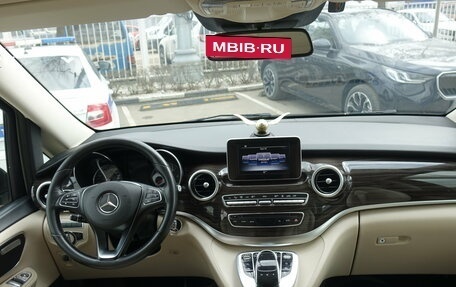Mercedes-Benz V-Класс, 2019 год, 4 300 000 рублей, 10 фотография