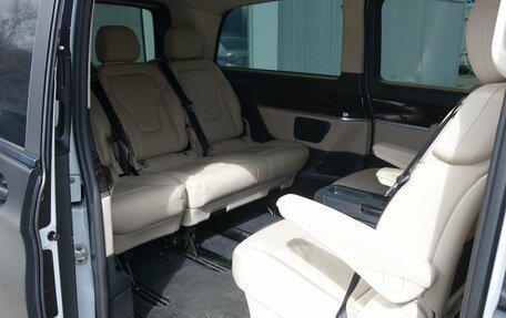 Mercedes-Benz V-Класс, 2019 год, 4 300 000 рублей, 16 фотография