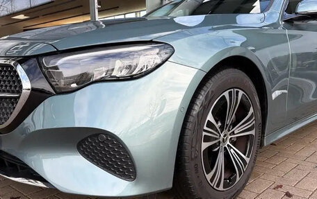 Mercedes-Benz E-Класс, 2023 год, 6 200 000 рублей, 2 фотография