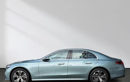 Mercedes-Benz E-Класс, 2023 год, 6 200 000 рублей, 4 фотография