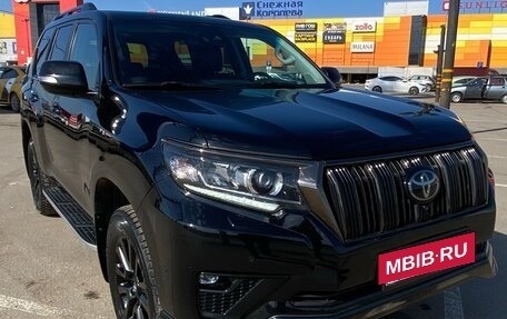 Toyota Land Cruiser Prado 150 рестайлинг 2, 2020 год, 5 450 000 рублей, 3 фотография