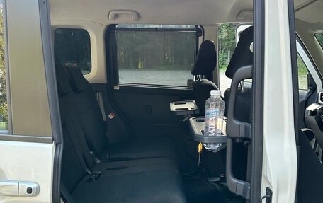 Toyota Roomy I, 2022 год, 1 050 000 рублей, 11 фотография