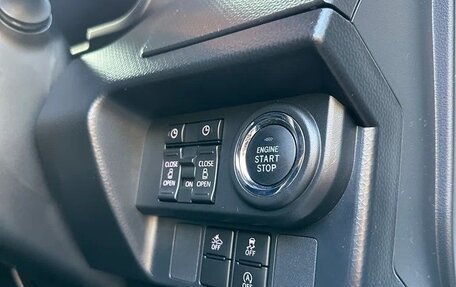 Toyota Roomy I, 2022 год, 1 050 000 рублей, 22 фотография