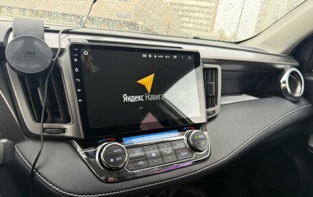 Toyota RAV4, 2018 год, 2 350 000 рублей, 5 фотография