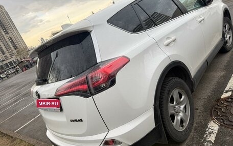 Toyota RAV4, 2018 год, 2 350 000 рублей, 6 фотография