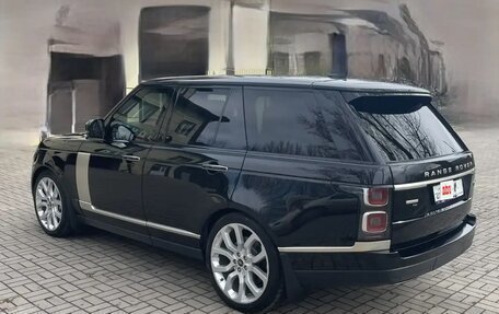 Land Rover Range Rover IV рестайлинг, 2022 год, 18 000 000 рублей, 3 фотография