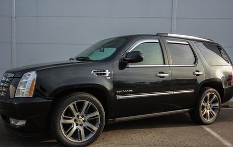 Cadillac Escalade III, 2011 год, 1 699 000 рублей, 1 фотография