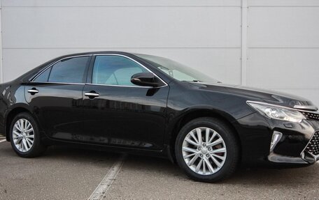 Toyota Camry, 2018 год, 2 249 000 рублей, 2 фотография