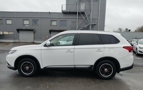 Mitsubishi Outlander III рестайлинг 3, 2018 год, 1 999 000 рублей, 8 фотография