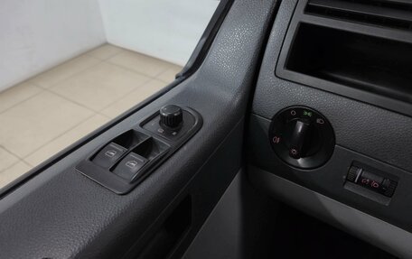 Volkswagen Caravelle T5, 2013 год, 1 880 000 рублей, 8 фотография