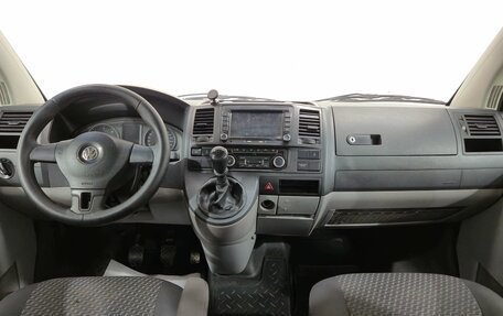 Volkswagen Caravelle T5, 2013 год, 1 880 000 рублей, 10 фотография