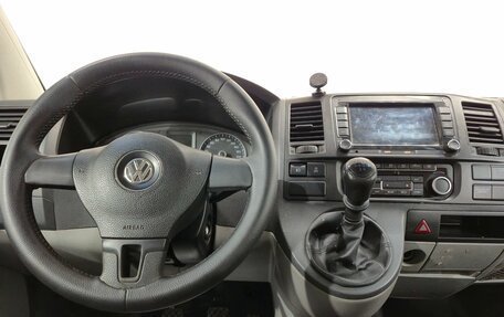 Volkswagen Caravelle T5, 2013 год, 1 880 000 рублей, 11 фотография