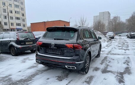 Volkswagen Tiguan II, 2021 год, 4 000 000 рублей, 3 фотография