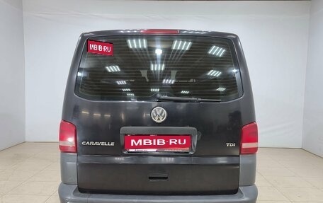 Volkswagen Caravelle T5, 2013 год, 1 880 000 рублей, 5 фотография