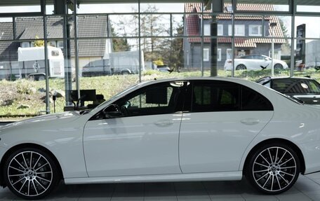 Mercedes-Benz E-Класс, 2023 год, 6 200 000 рублей, 3 фотография