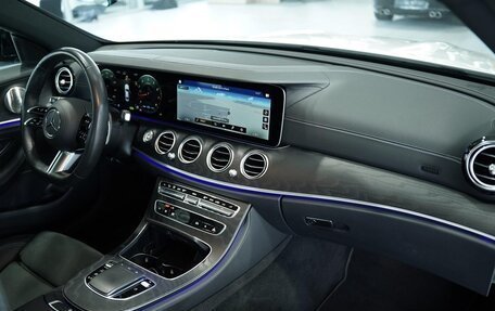 Mercedes-Benz E-Класс, 2023 год, 6 200 000 рублей, 16 фотография