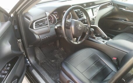 Toyota Camry, 2019 год, 2 350 000 рублей, 2 фотография