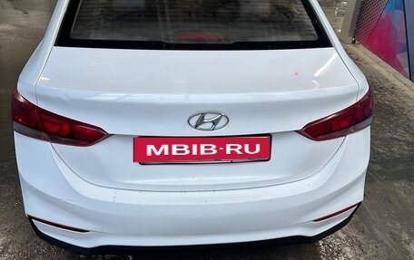 Hyundai Solaris II рестайлинг, 2018 год, 850 000 рублей, 5 фотография