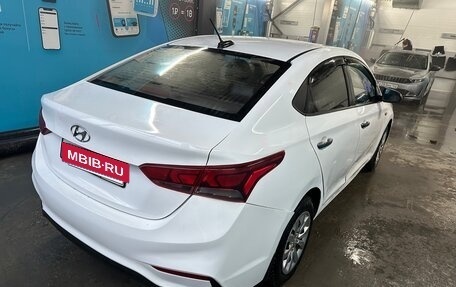 Hyundai Solaris II рестайлинг, 2018 год, 850 000 рублей, 4 фотография