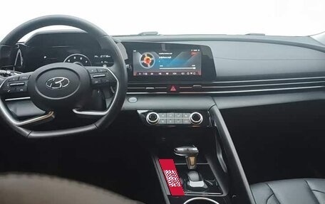 Hyundai Elantra, 2022 год, 1 680 000 рублей, 6 фотография