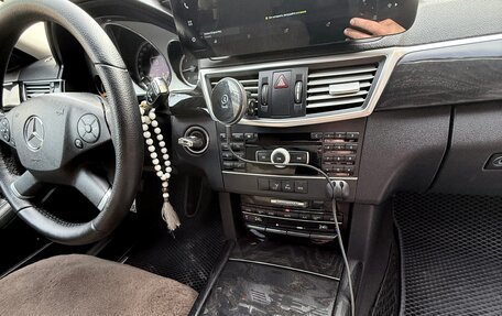 Mercedes-Benz E-Класс, 2012 год, 1 750 000 рублей, 10 фотография